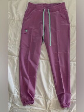 NEW Garde Malade Size XS Lilac Scrub Joggers